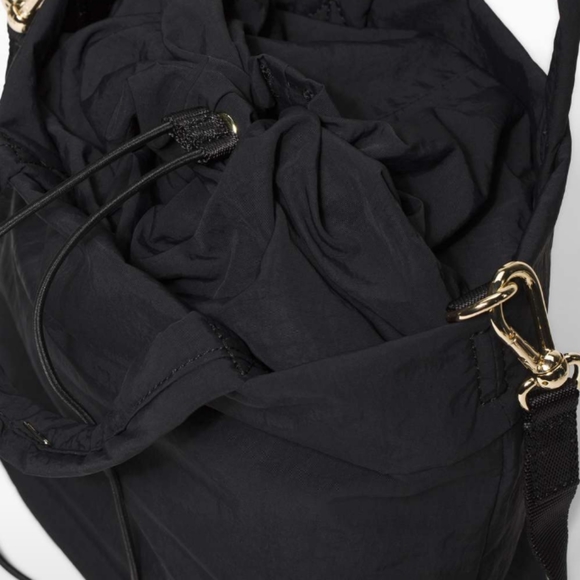 Lululemon On My Level Bag *Micro Black/Shiny Gold - Picture 3 of 9